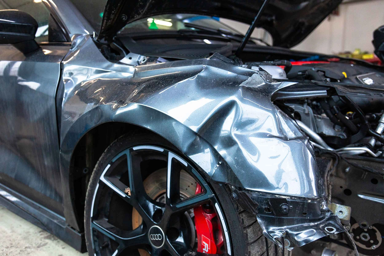 Karosserie Kowollik - karosseri und lackprofi - Karosserie beschädigtes Auto